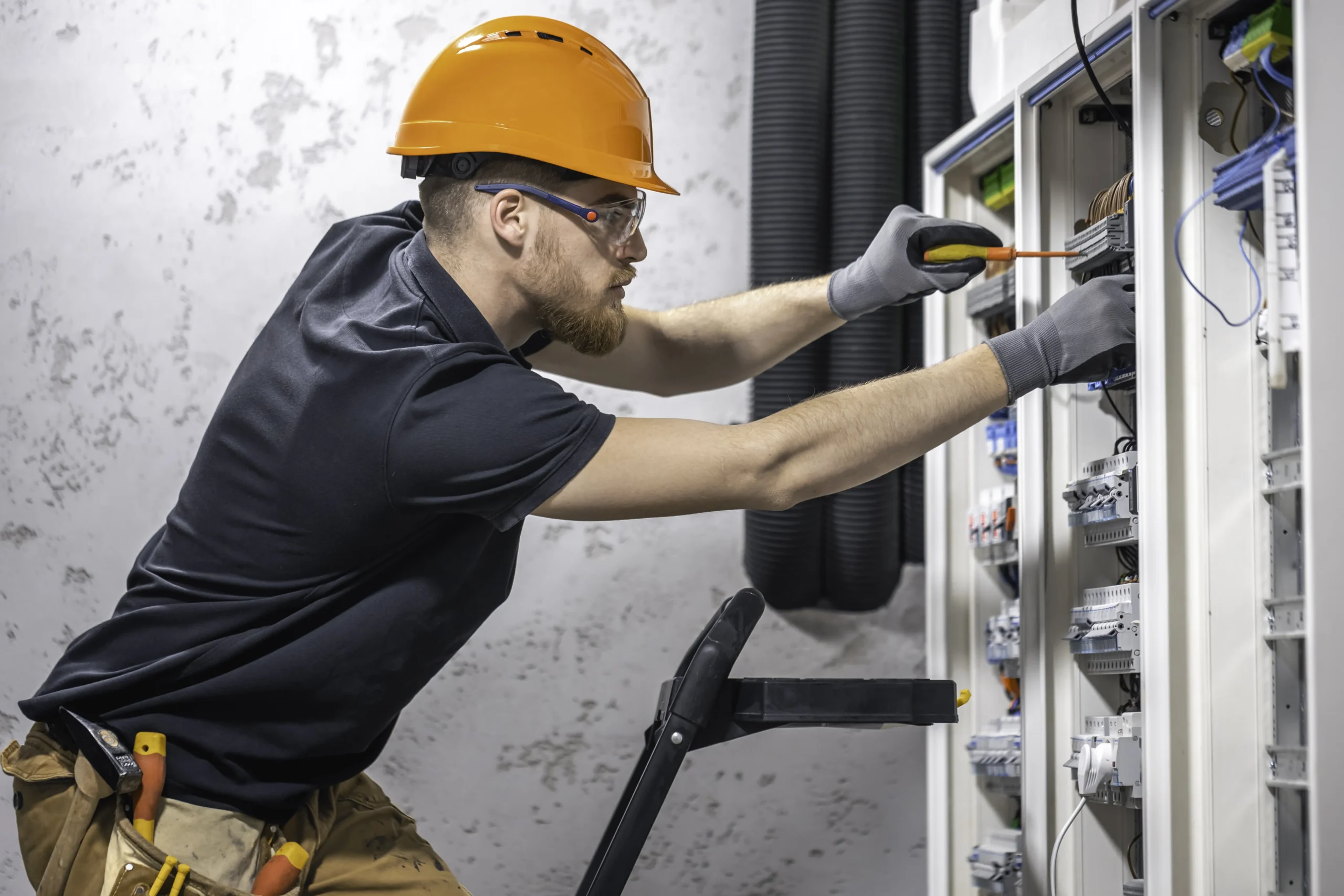 Técnico de mantenimiento latino en hotel de Palm Beach — Team Plus empleos hoteleros Florida